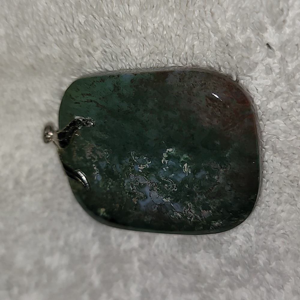 Bloodstone‎ Or Moss Agate Stone Pendant With Silvertone Cap & Bale